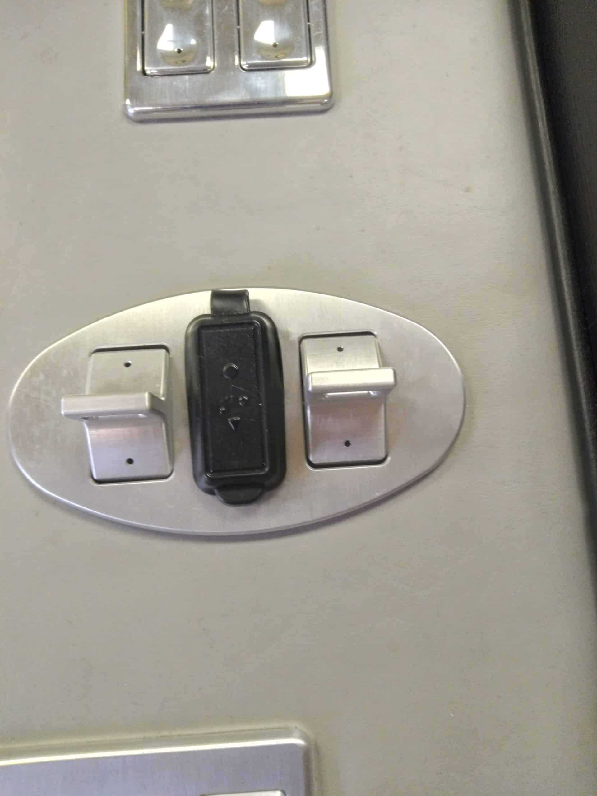 Hot Rod Dual USB Charger System (SW-5USB) - Image 2